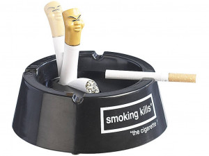 Fluppy hustender Aschenbecher